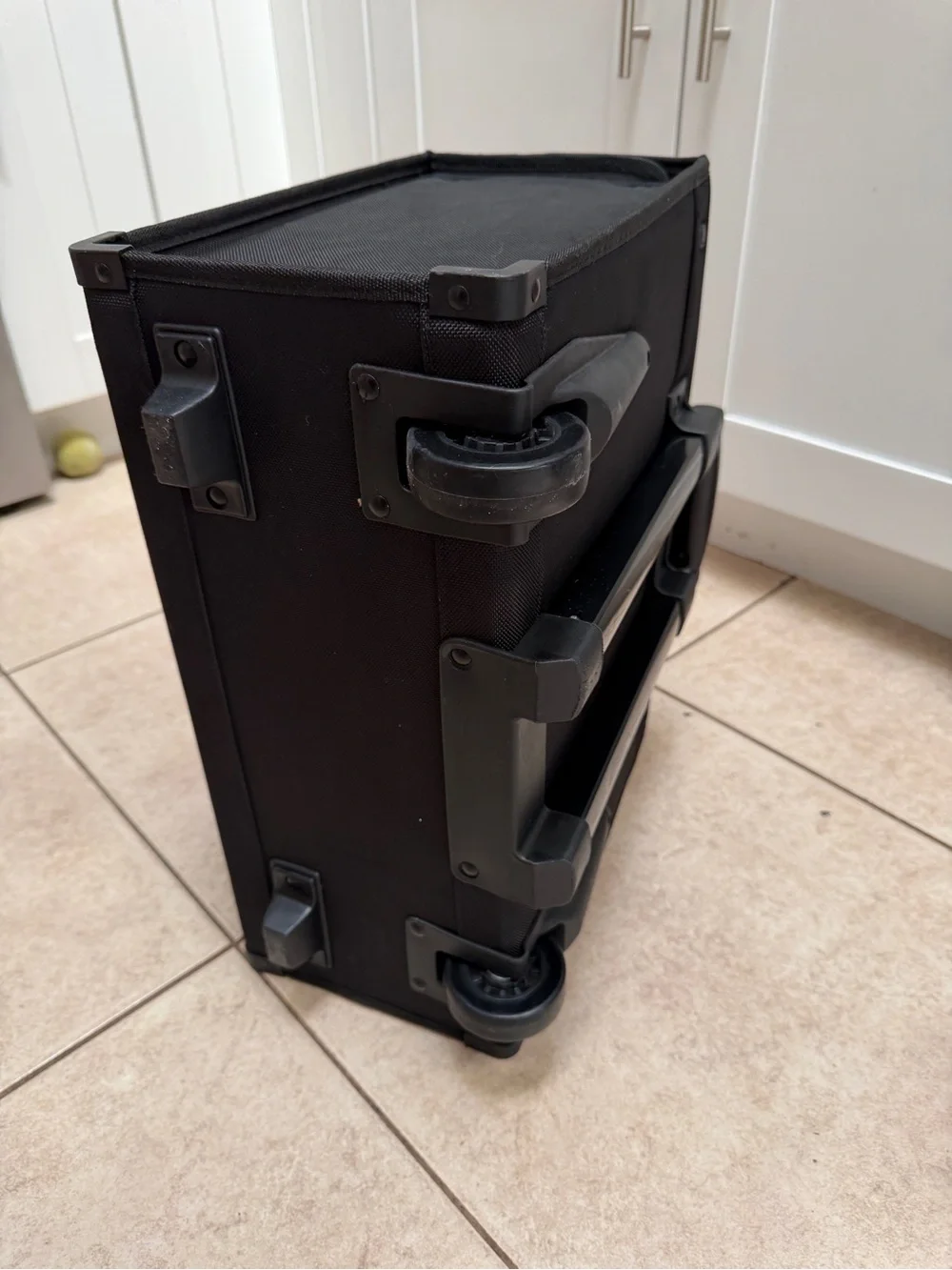 solo one latches
